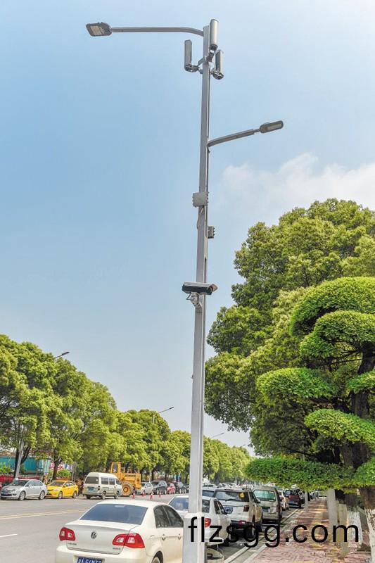 湖(hu)南首條“智(zhi)慧炤明路”亮(liang)相長沙隆(long)平高科技園